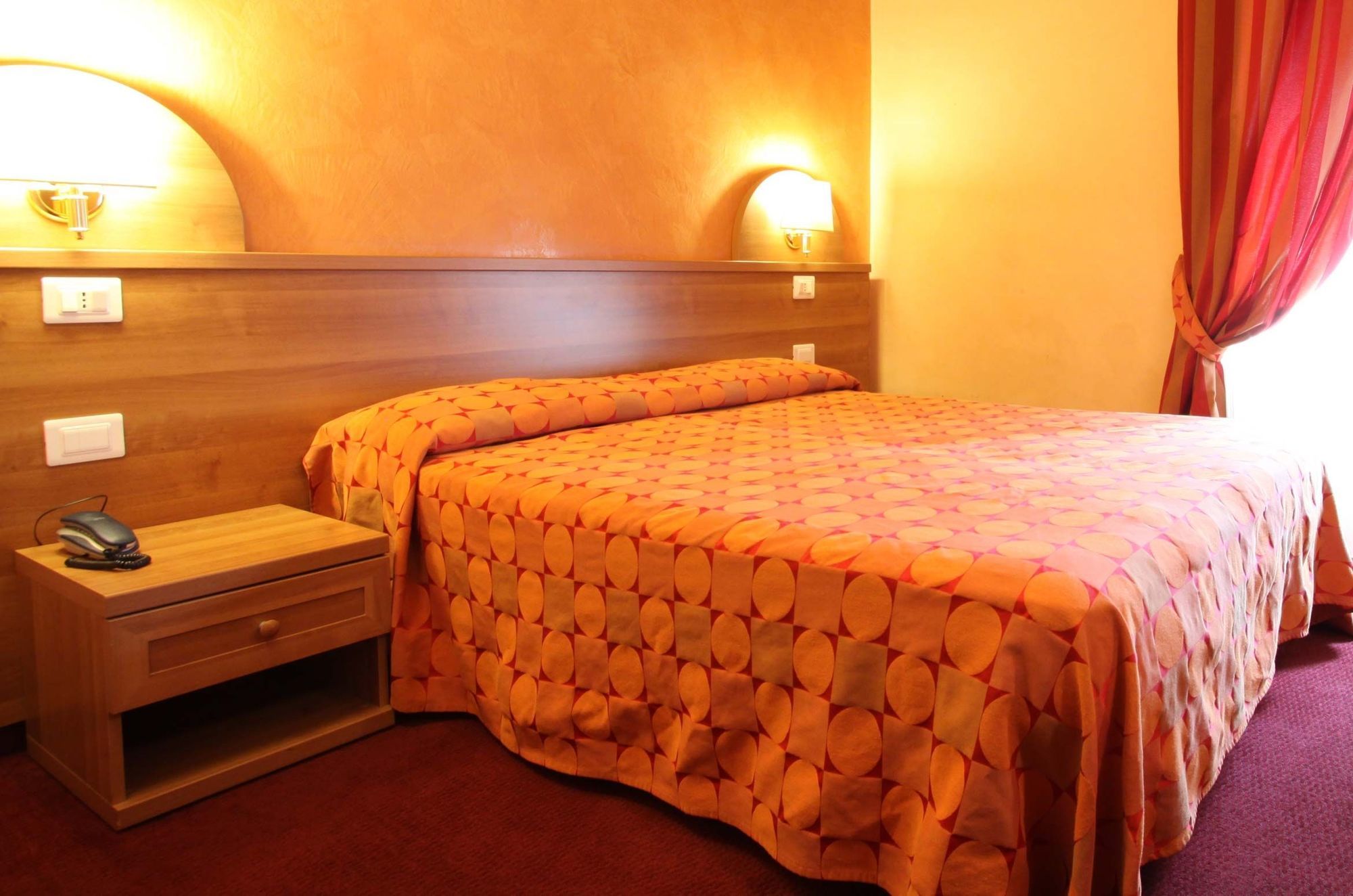 มอร์เฟียส รูม Bed & Breakfast โรม ภายนอก รูปภาพ